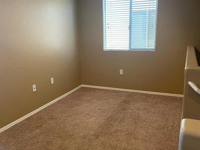 Large upstairs loft area (great kids play area, office, game area, extra TV area)