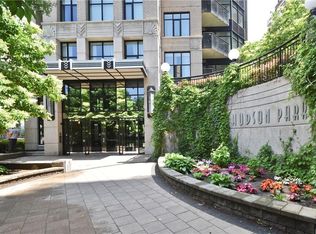 235 Kent St, Ottawa, ON K2P 1Z9