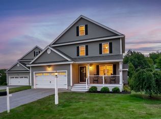 9 Comanche Cir #11, Haverhill, MA 01835