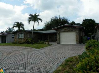 8860 NW 15th Ct, Pembroke Pines, FL 33024