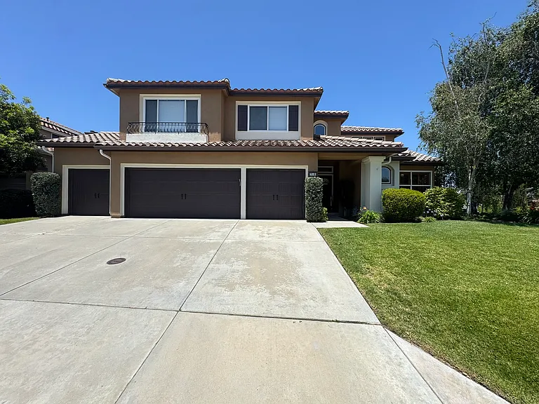 713 Twillin Ct — Photo 2