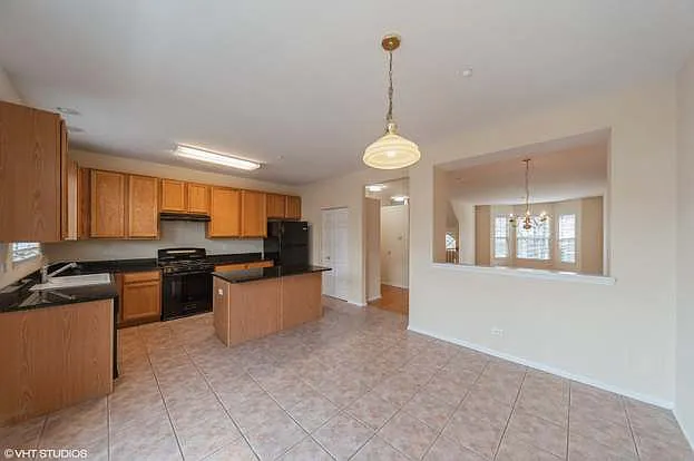 593 Prestwick Ln — Photo 24