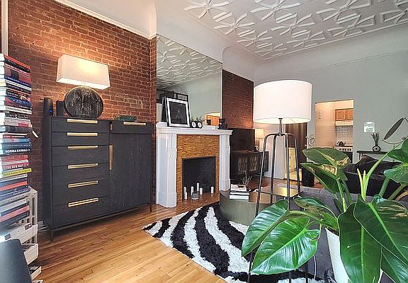 4th image of 313 W 76th St APT 3A