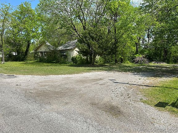 2nd image of 6243 N Quincy Ave