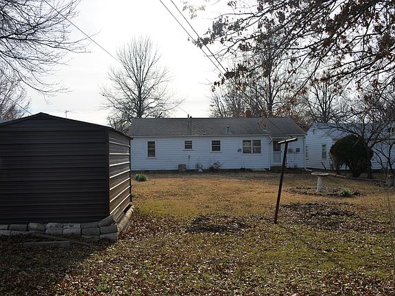 3rd image of 306 E 12th St