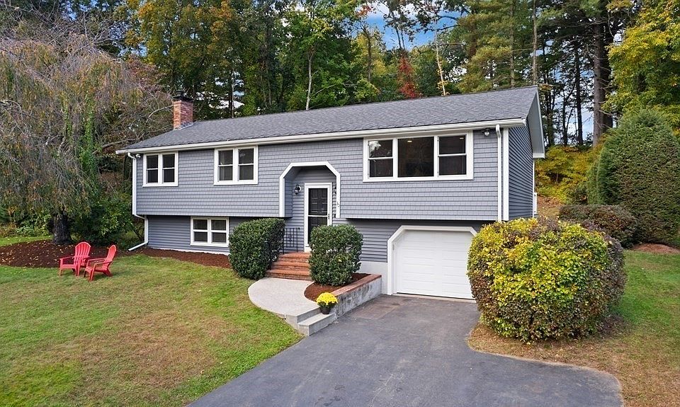 1st image of 30 Lorraine Dr