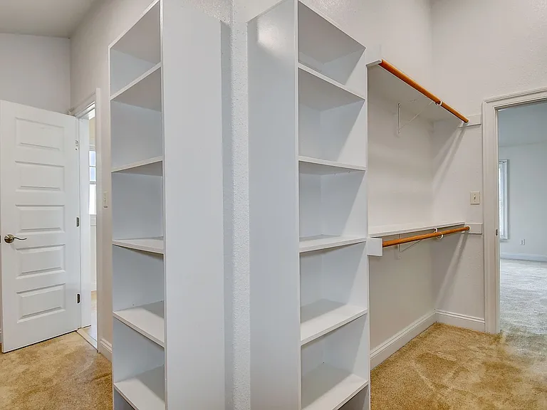 2224 W Berrie Cir — Photo 33