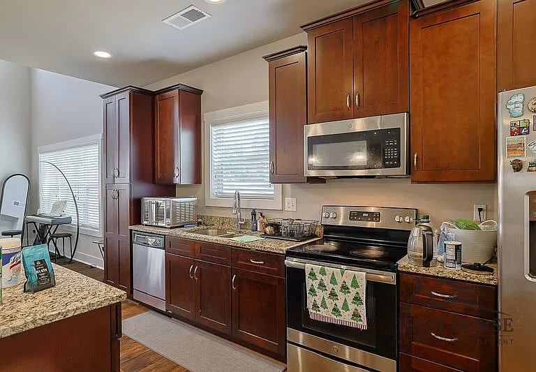 484 Park West Blvd — Photo 8