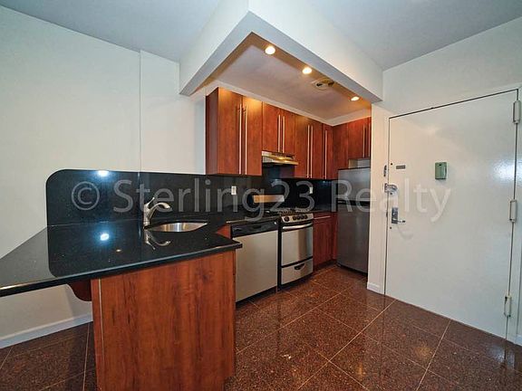 2nd image of 21-29 31st Ave #2R