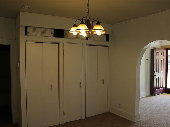 5th image of 945 Hawthorne Ave