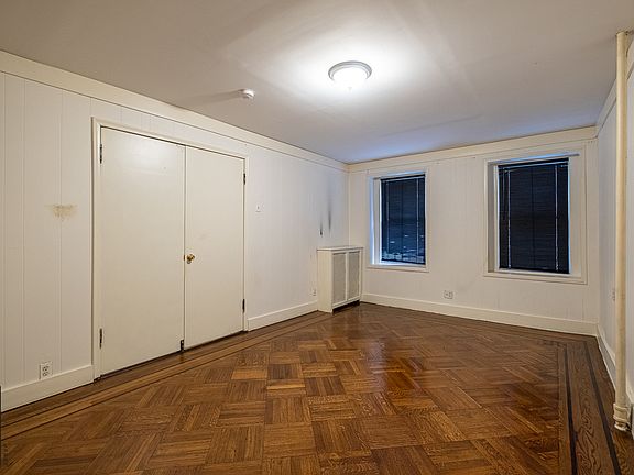 5th image of 510 Willoughby Ave #1