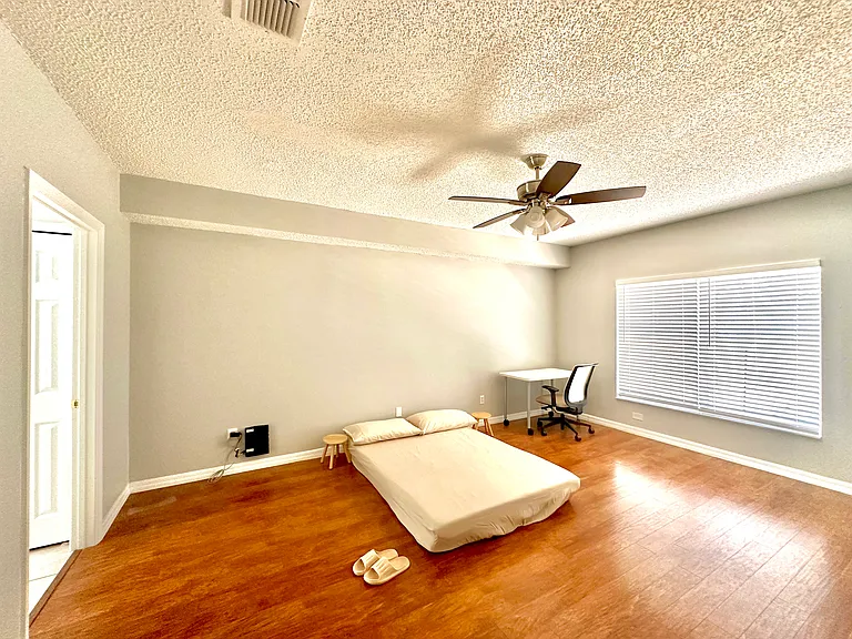 8515 Palm Harbour Dr — Photo 26