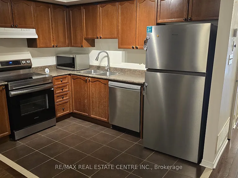 3985 Eglinton Ave W #8 — Photo 10