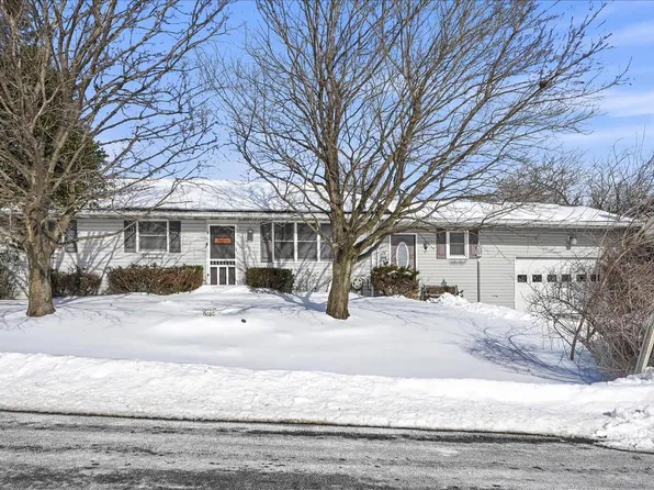 512 School Dr, Fredericksburg, PA 17026