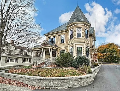 24 Chelmsford St #1R Photo 1