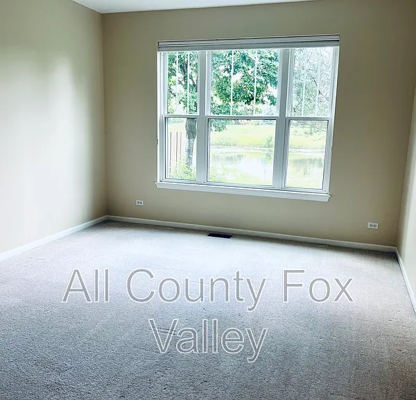 1844 Crenshaw Cir — Photo 23
