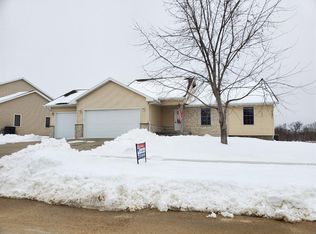 1575 Valentine Cir, Marion, IA 52302