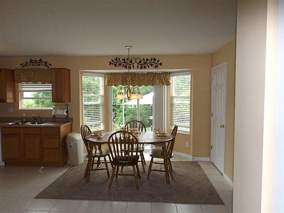 2nd image of 2801 Lauren Meadows Dr