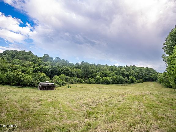 4th image of 2051 Hiwassee Rd