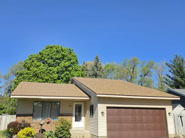 4671 Southstone Dr SE, Kentwood, MI 49548