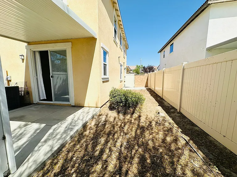 10964 Roble St #2 — Photo 23