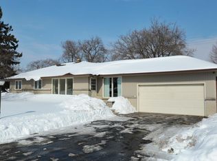 140 E Manitoba Ave, Oak Creek, WI 53154