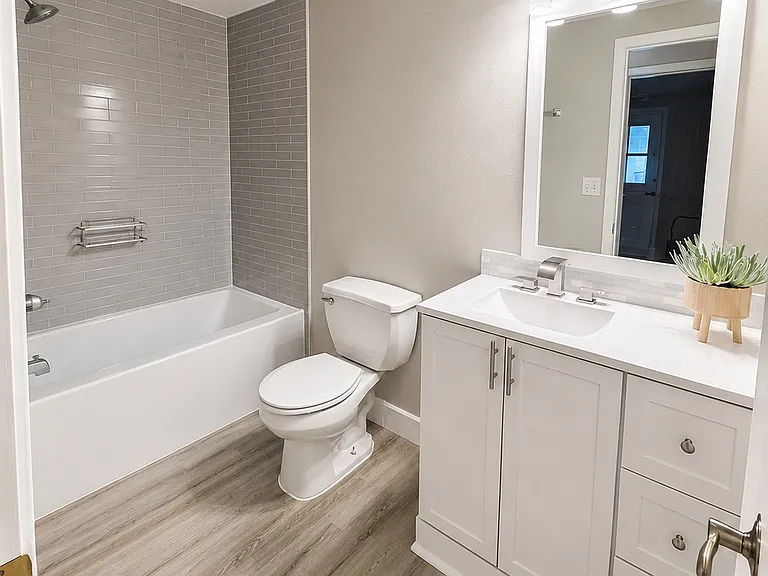 5651 Kelly Dr N — Photo 17