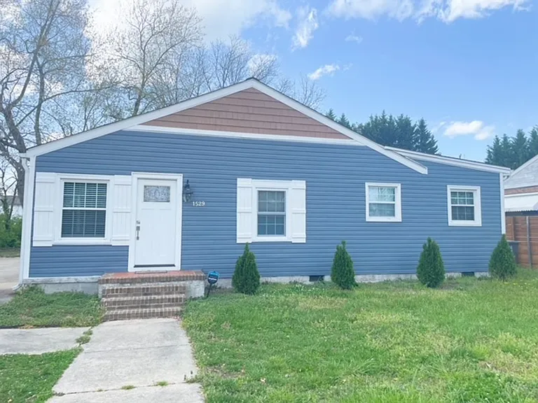 1529 Summit Ave — Photo 1