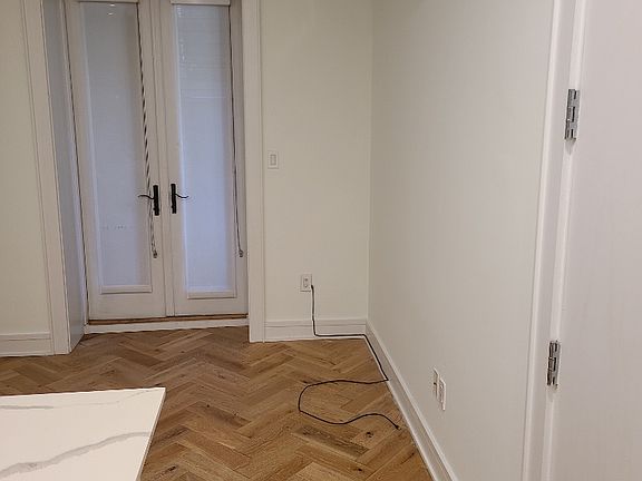 5th image of 1900 Biltmore St NW Unit 11