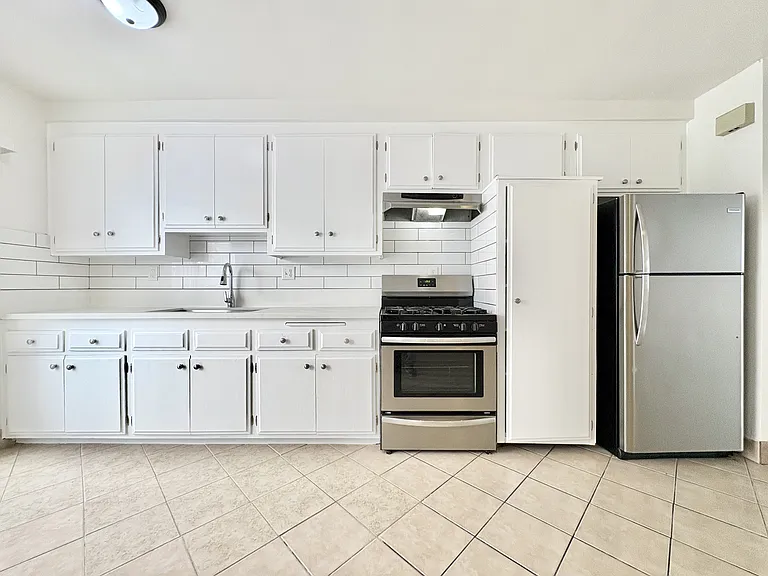 647 Olive Ave #3 — Photo 4