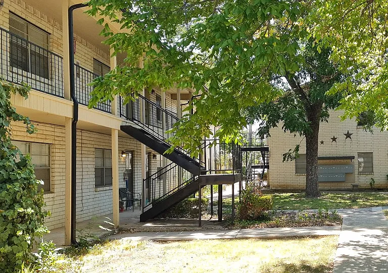 2703 Southside Dr #2703 — Photo 3
