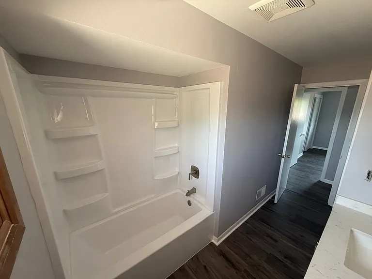 2806 E Bottsford Ave — Photo 3