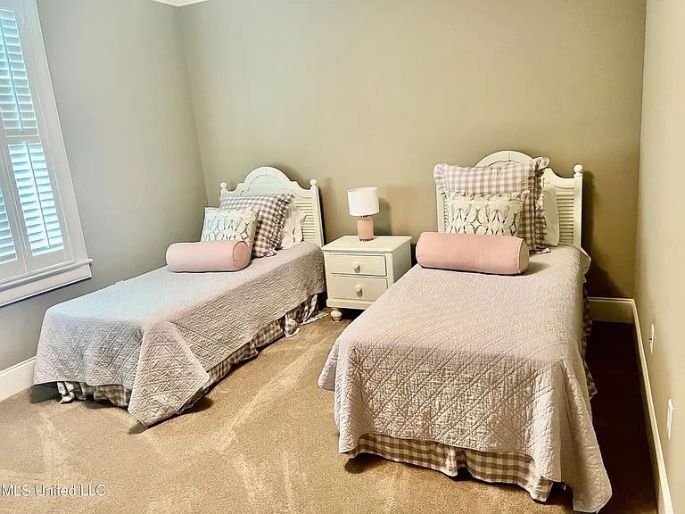 208 Eastpark St — Photo 20