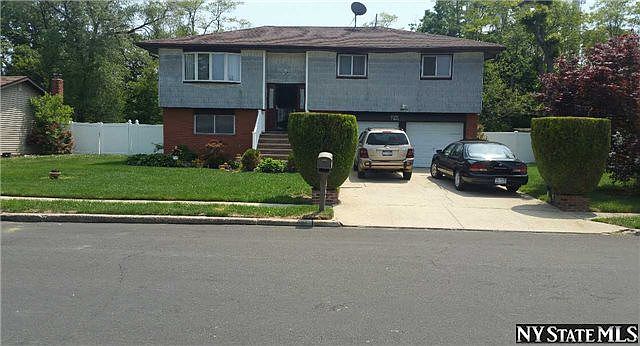 1st image of 12 Russell Ct