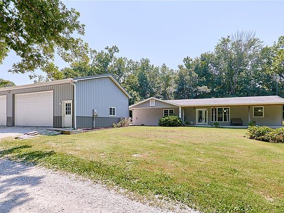 3rd image of 142 Royal Oak Dr