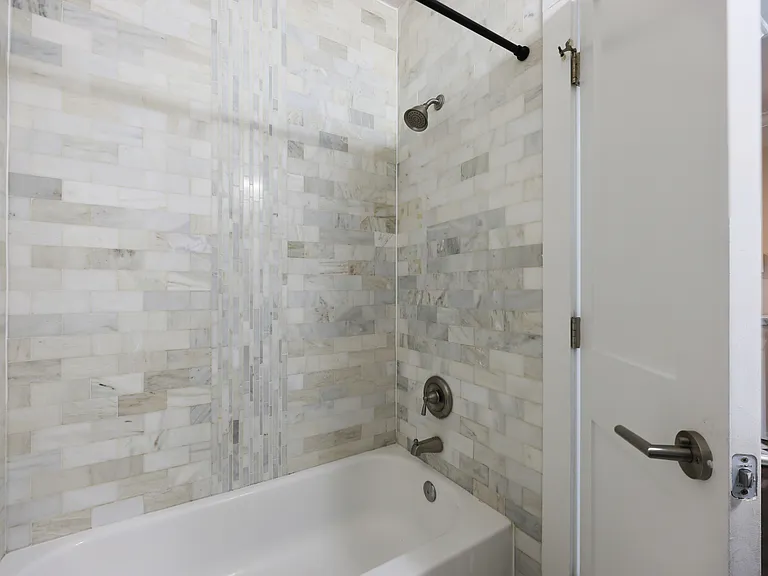 1100 Holbrook Ter NE #2 — Photo 7