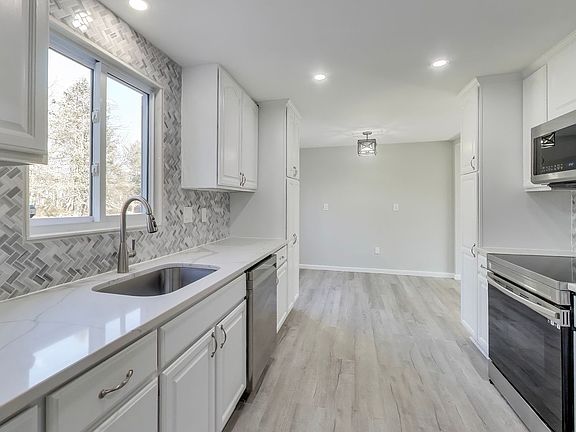 3rd image of 18948 Quail Valley Blvd