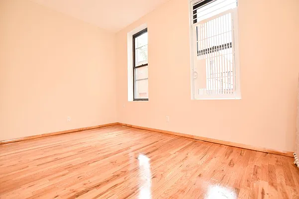 Rented by Bold New York | media 12