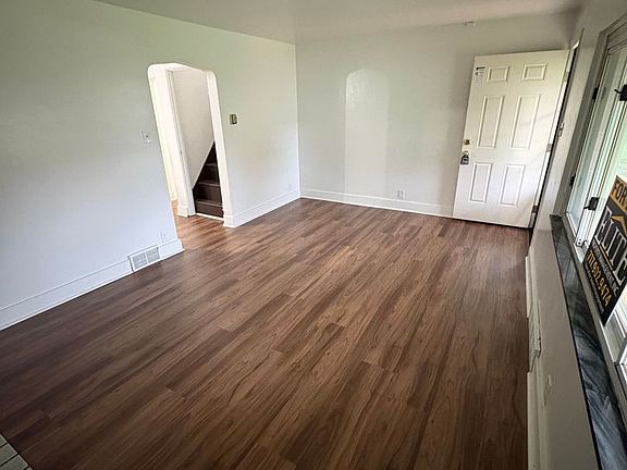 5th image of 1304 Decker St