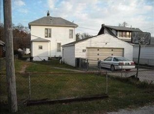 1933 E 4th St, Waterloo, IA 50703