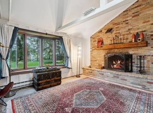 4987 Lower Forest Beach Rd, Port Washington, WI 53074