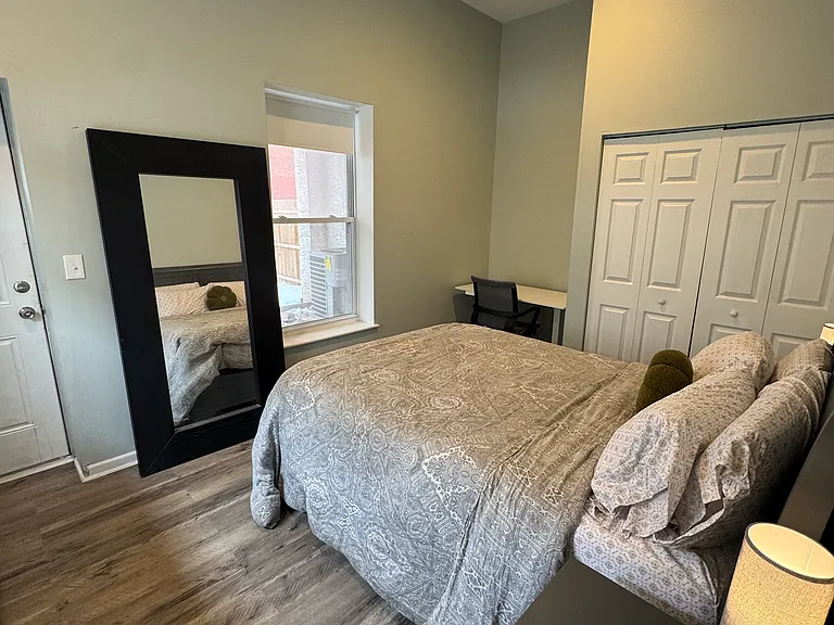 1537 Poplar St #1B — Photo 10