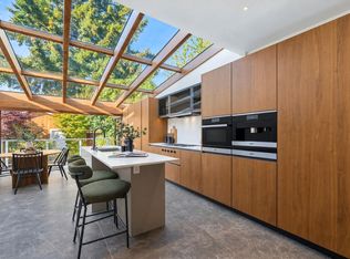 647 Prior St, Vancouver, BC V6A2G7