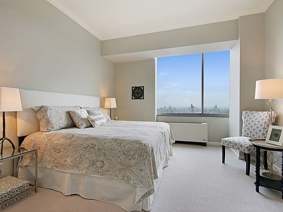 3rd image of 111 W 67th St APT 43E
