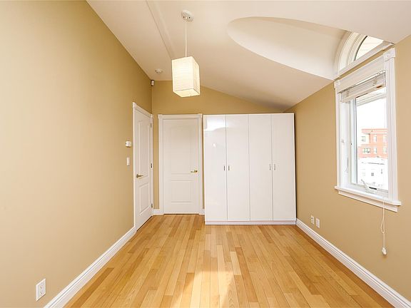 2nd image of 142 Bay 8th St #2