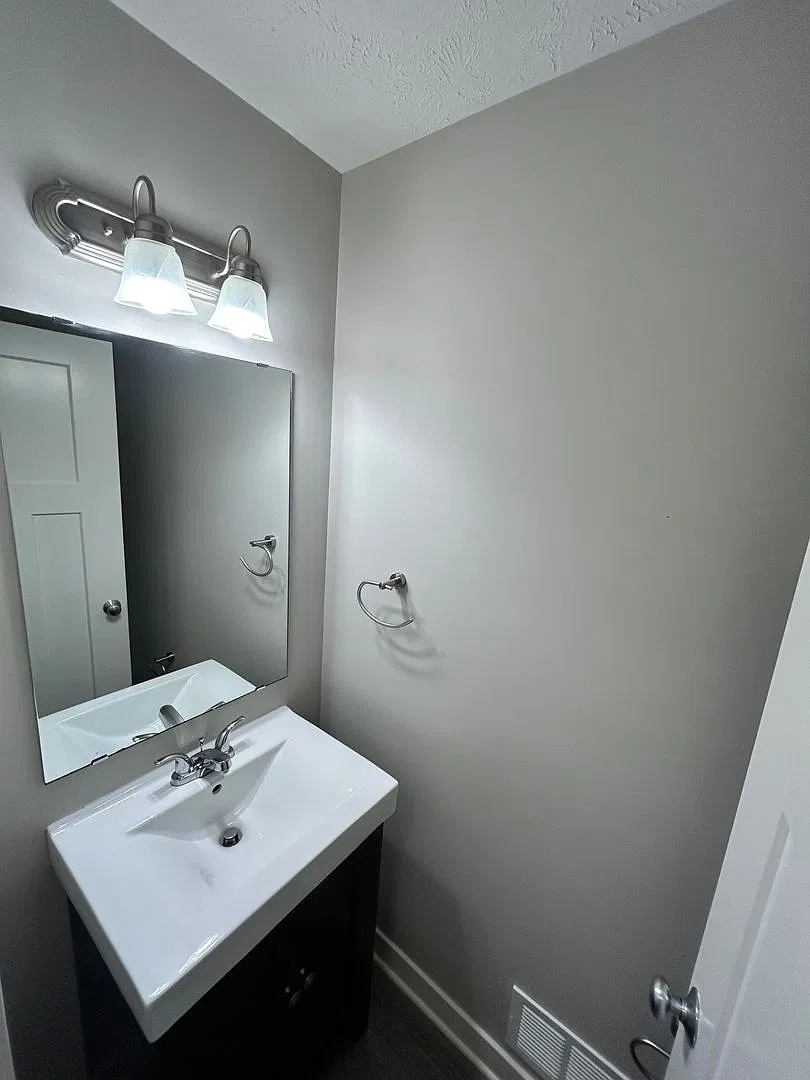 3277 Woodward Avenue SW — Photo 4