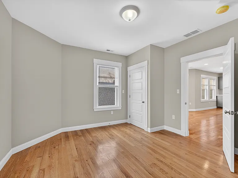 42 Almont St #STREET2L — Photo 16
