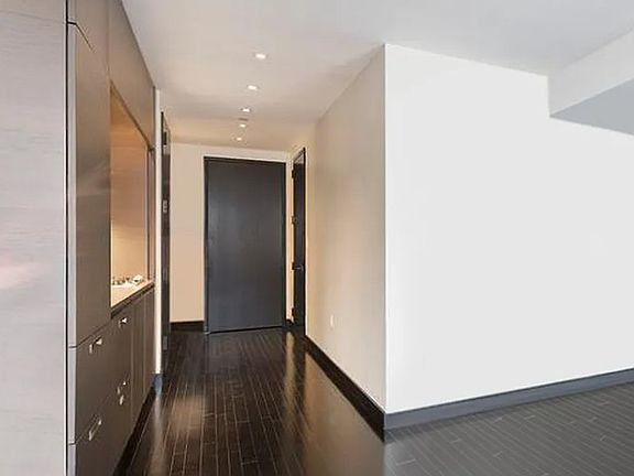 5th image of 20 Pine St APT 2005