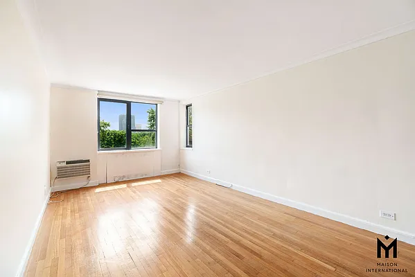 Rented by Compass | media 14