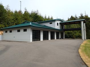 63075 Crown Point Rd, Coos Bay, OR 97420